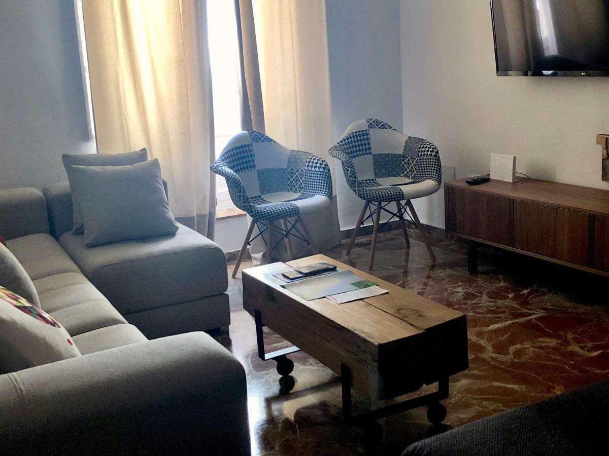 Gatu Premium Villa Aramburu, " Preferente Mayores De 25 Anos Y Familias " El Puerto de Santa Maria Exterior photo