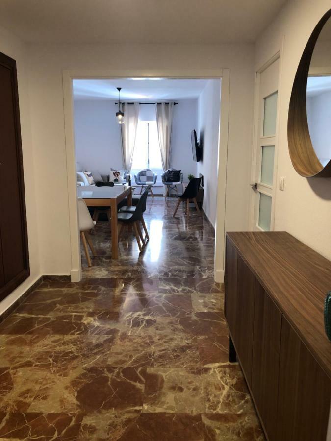 Gatu Premium Villa Aramburu, " Preferente Mayores De 25 Anos Y Familias " El Puerto de Santa Maria Exterior photo